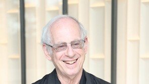 스티븐 크라션 “영어 잘하고 싶다면 읽어라… 단, 읽고 싶은 책은 스스로 골라야”