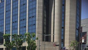 파인텍 노동자들 ‘오체투지 행진’…경찰 “대치 계속 되는 중”