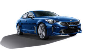 “제네시스 G70 섰거라”…럭셔리해진 ‘스팅어’ 역전 성공할까?