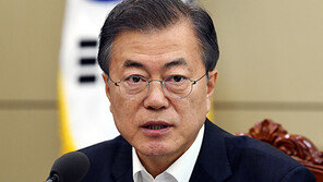 文대통령 “국회 헌법위반…개헌 기대 내려놓는다”