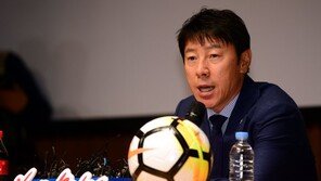 신태용 감독 “온두라스전 포백 출발 고려 중”