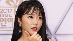 [단독] 홍진영, 자신의 이름 딴 화장품 제작·출시한다