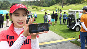 갤러리처럼… 스타 골퍼 따라다니듯 경기 본다