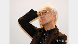 사카모토 류이치 “천장 구멍 나 눈비 새던 백남준 집, 산중 암자 같았죠” 