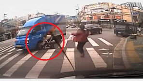 [영상] 유모차 구한 택배기사, ‘포돌이 안심택배 1호’ 선정…‘주민 안전’ 공로