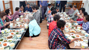 “식사 준비 없이 영농에 집중” 농번기 마을공동급식 인기