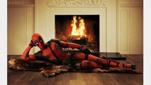 입이 주무기인 슈퍼히어로, 기발한 속사포 유머 통했다