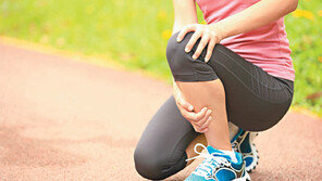 무릎에서 ‘뚝뚝’ 나도 선천적 관절질환?