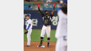 로하스, KT 창단 첫 사이클링 히트 주인공