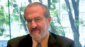 “신입생 뽑을때 성적만큼 경험-활동 중시” 슐리셀 美미시간대 총장 방한