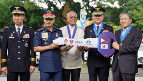 이철성 경찰청장, 필리핀에 순찰차 130대 전달