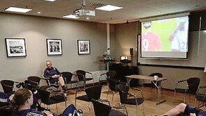 ‘4-3-3’ 멕시코, 웨일스 압도했지만 무득점