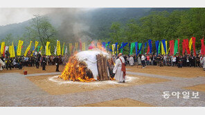 [영상] 오현스님 마지막 가는 길…신흥사서 영결식 엄수