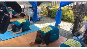 KTX 해고 승무원, 대법원장 비서실장 면담…천막농성장서 108배도