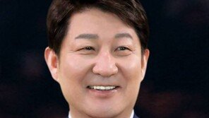 권영진 대구시장 후보, 유세 중 女 공격받아 전치 3주 부상…일정 취소