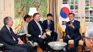 폼페이오 “주한미군 감축, 공개되지 말아야할 문제”…매티스 “미·북회담 의제 아냐”