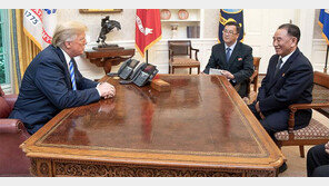 김영철 옆자리 꼭 지킨 남성은 ‘김정은 전담 1호통역’