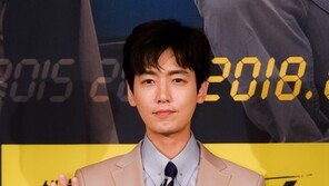 [포토] 정경호 ‘손인사도 멋진 남자’