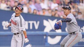 [포토] 박용택 ‘살기 위해서라면~’