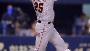 [포토] 최진행 ‘소사 상대로 솔로포 작렬’