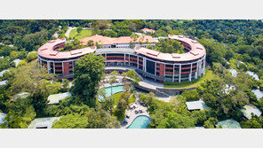 경호 비상… 싱가포르 하늘길-바다 일시 통제