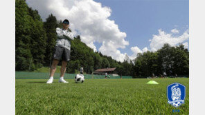 [인스부르크 희망캠프] ‘고수’ 신태용, 오스트리아 캠프에서도 ‘밀당’ 이유는?