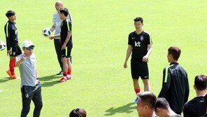 [청계천 옆 사진관] 손흥민 정우영 우리 사이 좋아요 