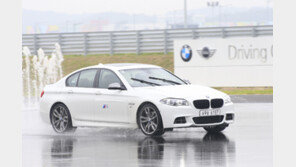 [원성열 기자의 CAR & TRACK] 차와 운전자 혼연일체…‘펀 드라이빙’ 정점을 찍다