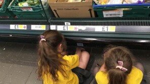 마트서 소란 피운 두 딸에 ‘공개망신’ 벌준 母…10명중 9명이 ‘지지’