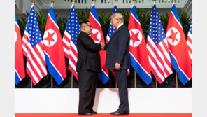 CNN “김정은, ‘핵무기 포기?’ 질문에 묵묵부답”