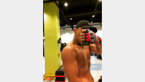 스윙스, SNS서 근육 자랑질…다이어트 성공→몸짱 등극