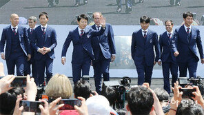 두 얼굴의 김남일 “훈련땐 ‘빠따’… 쉴때는 ‘빠다’ 코치”