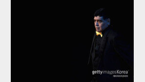 ‘전설’ 마라도나, 한국인 인종차별 행동으로 논란