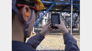 방폭 스마트폰에 드론 안전점검… 8개월새 ‘스마트 공장’ 변신