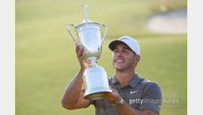 5년 만에 오버파 우승 켑카, US오픈 2연패