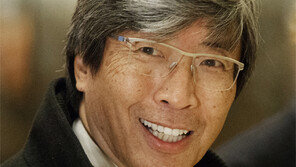 신문배달 중국계 소년, LA타임스 주인되다