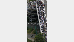 ‘줄서기 일본’은 흔들리지 않았다