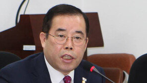 ‘친박=적’ ‘목을 친다’ 메모 박성중 “‘복당파 모임’서 나온 말…우려 적은 것”