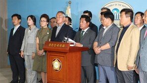 서청원 “한국당, 친박-친이 분쟁 반복… 한발짝도 못 나가”