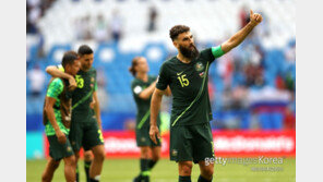 ‘2경기 연속 PK골’ 호주 예디낙 “아직 16강 기회 있다”