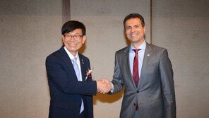 벤츠코리아 사장 만난 김상조 공정위원장… 주한유럽상공회의소, 오찬 간담회 개최