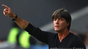 독일 뢰브 감독 “한국전에만 집중할 것…조별리그 분석 이미 끝”