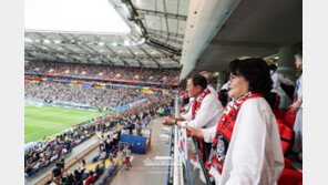 文 대통령, FIFA 회장과 환담…“월드컵 남북 공동개최 점점 현실화”