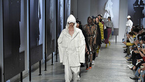 “나일론, 체크패턴 신상 여기 있어요”