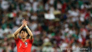 [월드컵] 英 언론 “손흥민, 멕시코 전 패배 후 대통령 앞에서 눈물”