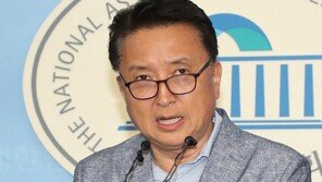 김영환 “이재명, 비겁하게 숨지 말고 김부선과 나 직접 고소하라”