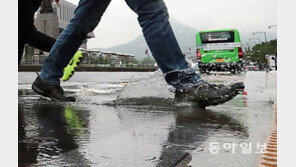 간만의 ‘전통 장마’ 시작…27일 남부지방 최대 150mm 내릴 듯