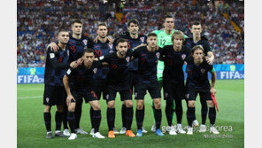 [스토리 월드컵] 죽음의 D조서 3승…크로아티아가 쓰는 ‘네버엔딩 스토리’