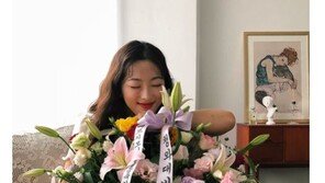 ‘청와대 화환 논란’ 유튜버 “SNS 업로드, 별도 허락 구했다” 거듭 해명