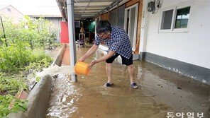 28일 물 퍼냈는데…  30일 다시 장맛비